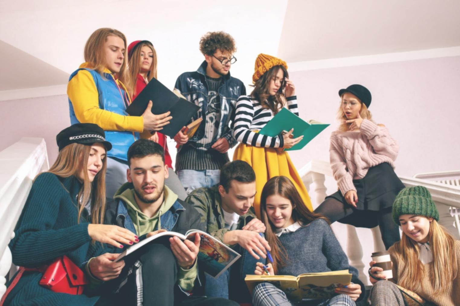 Bureau moderne avec systèmes automatisés